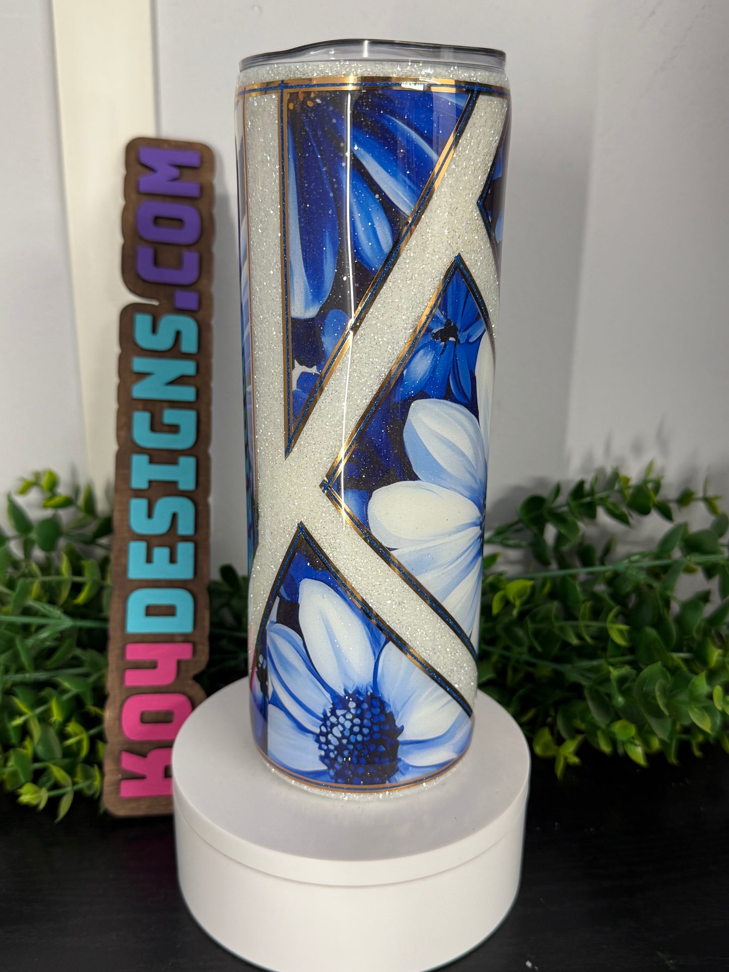 20oz Skinny - blue flower with white glitter & gold pin stripping