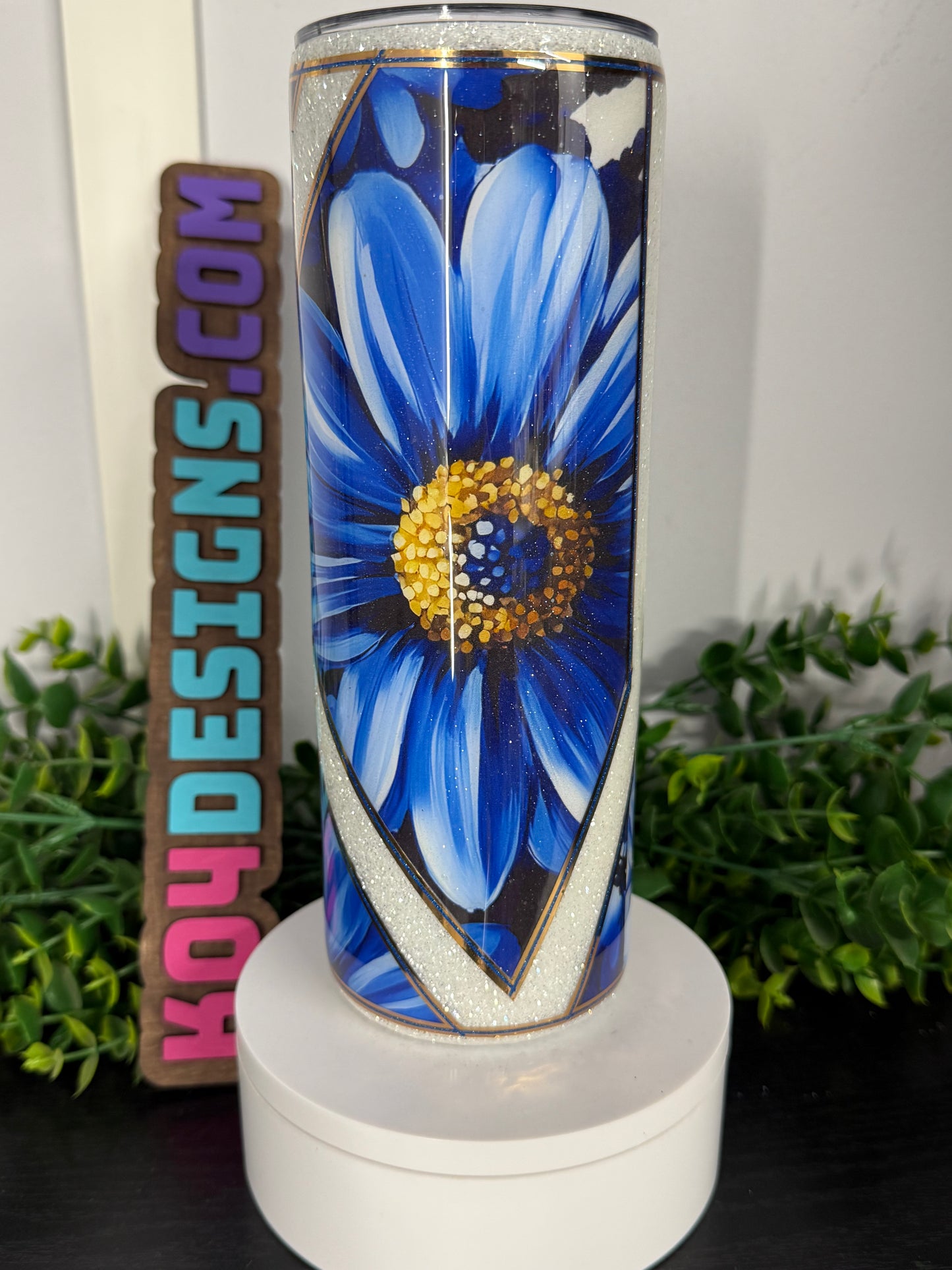 20oz Skinny - blue flower with white glitter & gold pin stripping